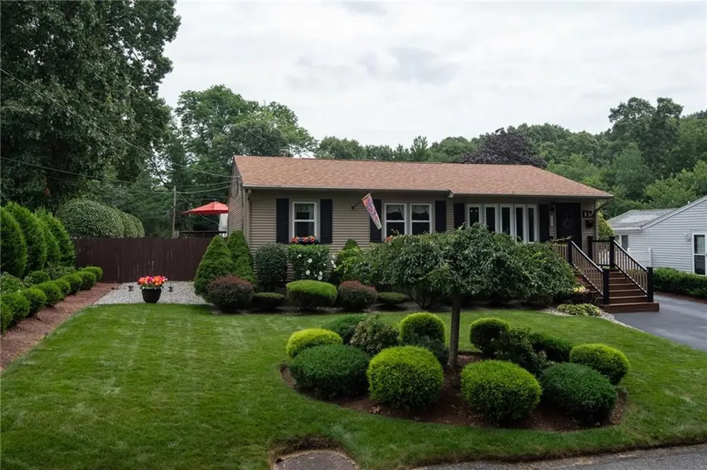 152 Almy Street Warwick RI 02886