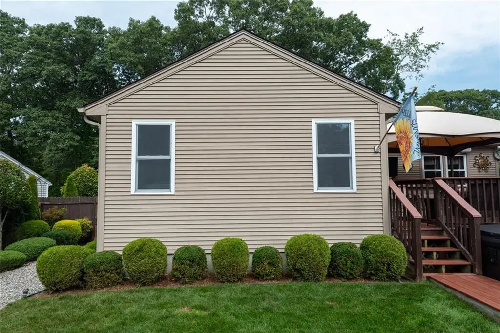 152 Almy Street Warwick RI 02886