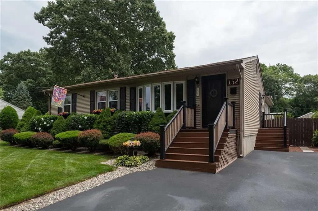 152 Almy Street Warwick RI 02886