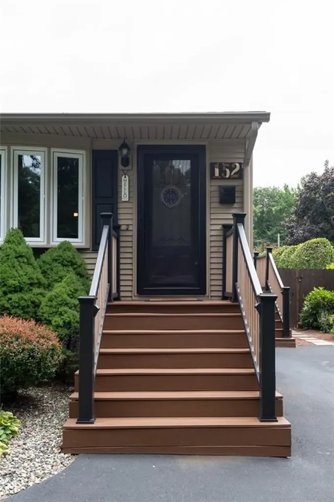 152 Almy Street Warwick RI 02886