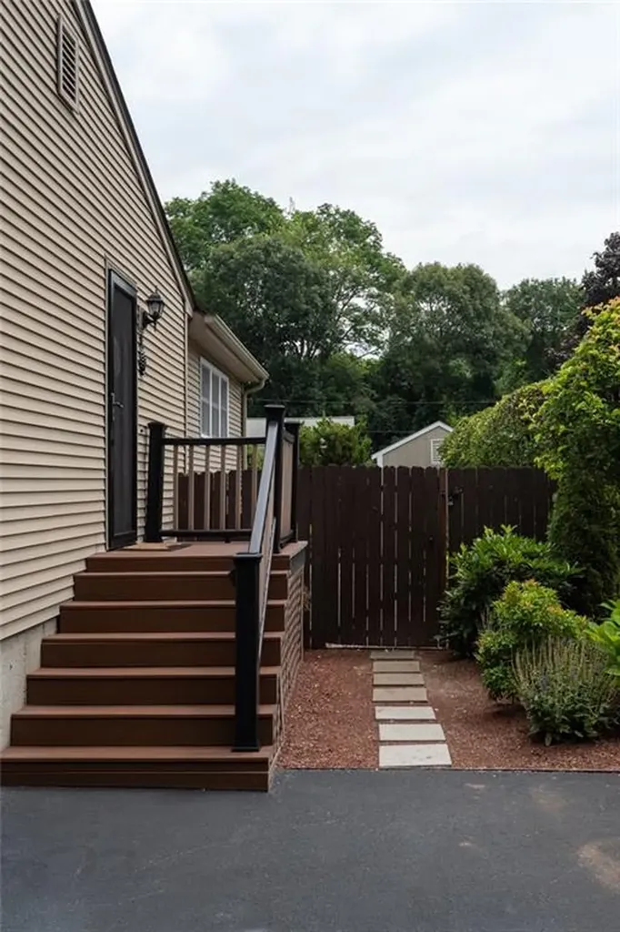 152 Almy Street Warwick RI 02886