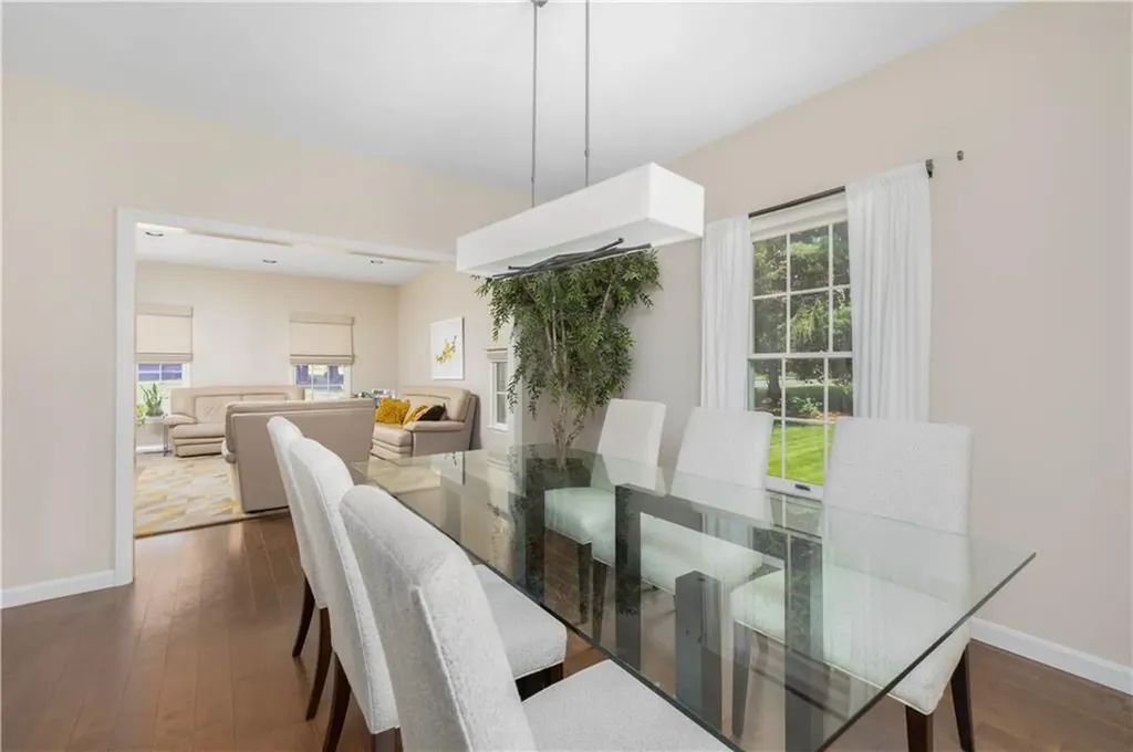 250 Larchwood Drive Warwick RI 02886