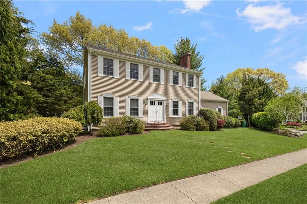 250 Larchwood Drive Warwick RI 02886