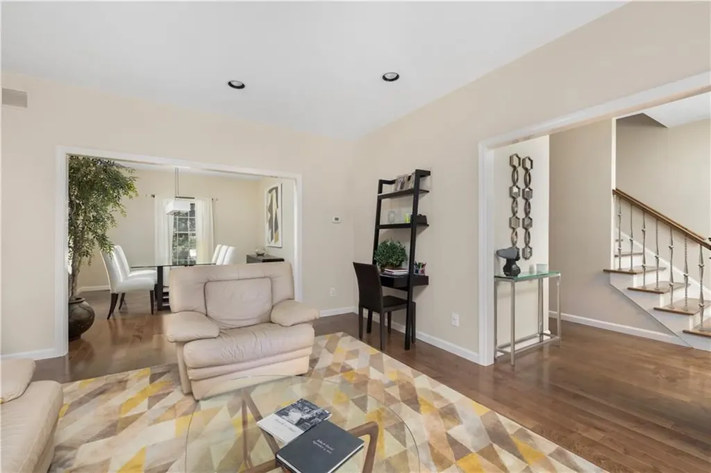 250 Larchwood Drive Warwick RI 02886