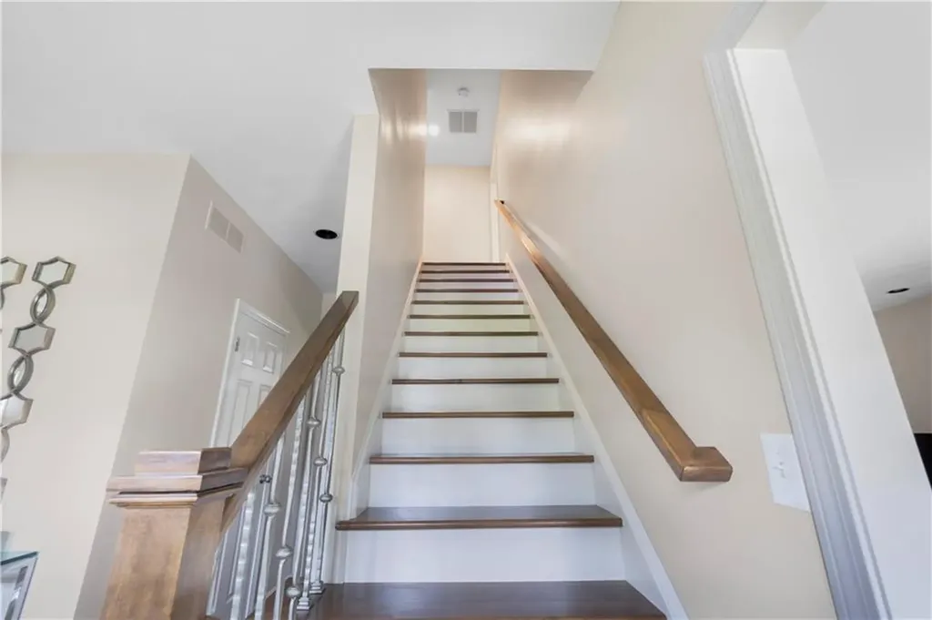 250 Larchwood Drive Warwick RI 02886