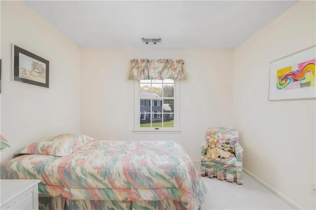 250 Larchwood Drive Warwick RI 02886