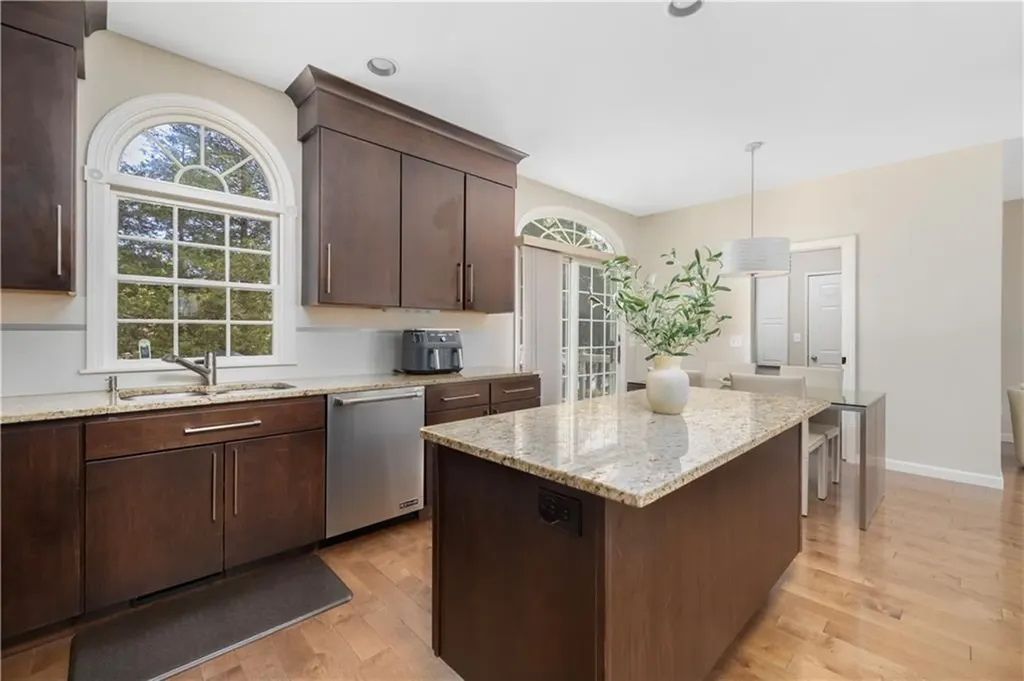 250 Larchwood Drive Warwick RI 02886
