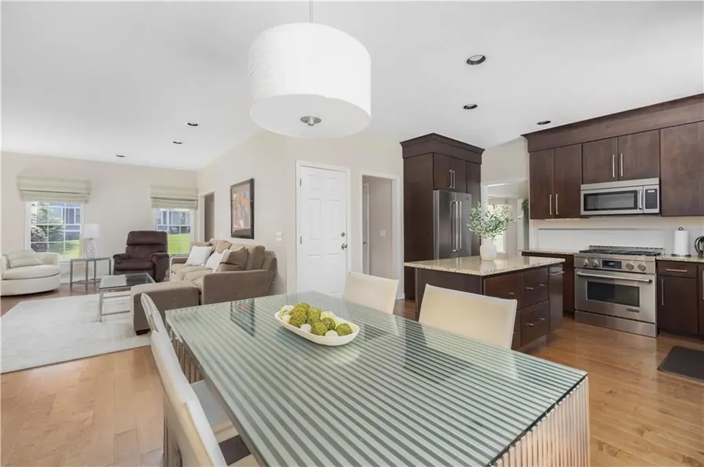 250 Larchwood Drive Warwick RI 02886