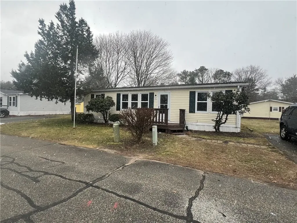 27 Torch Lane Coventry RI 02816
