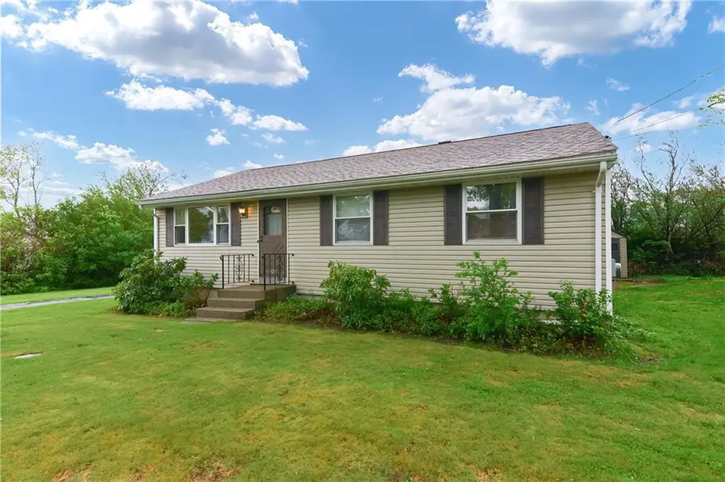 126 Briarwood Avenue Tiverton RI 02878