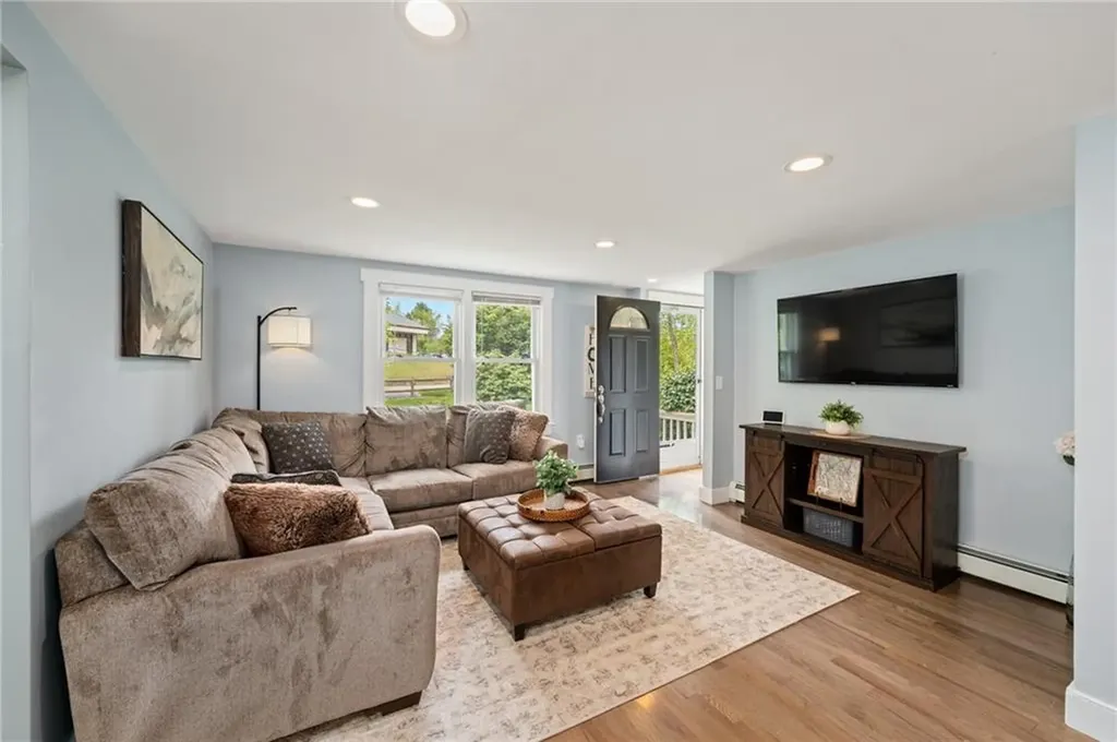 283 Old County Road Smithfield RI 02917