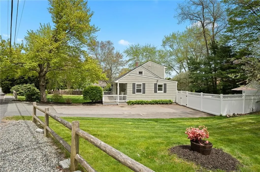 283 Old County Road Smithfield RI 02917