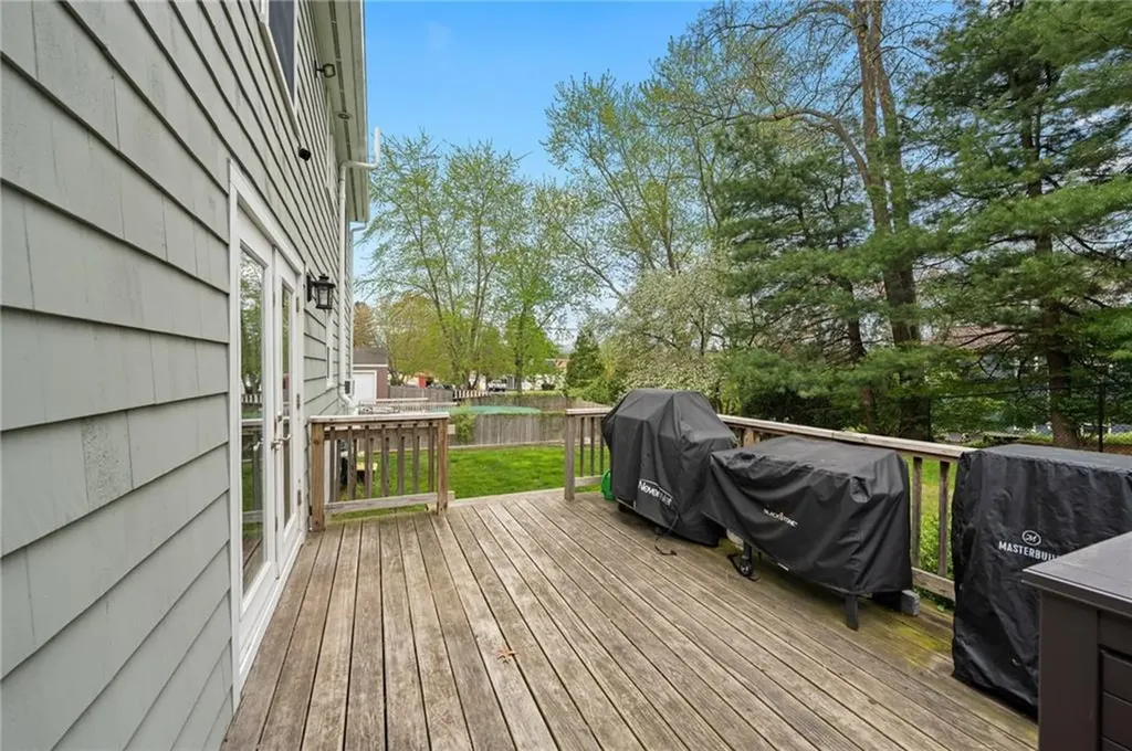 283 Old County Road Smithfield RI 02917