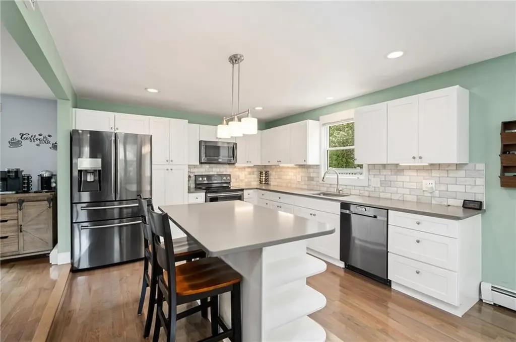 283 Old County Road Smithfield RI 02917