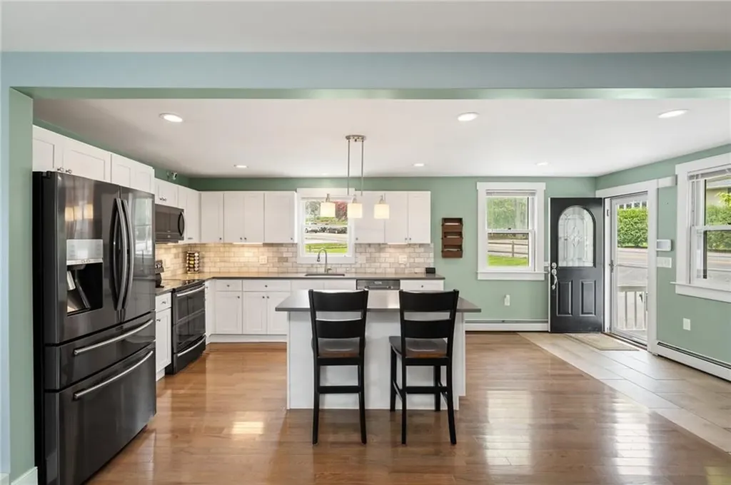 283 Old County Road Smithfield RI 02917