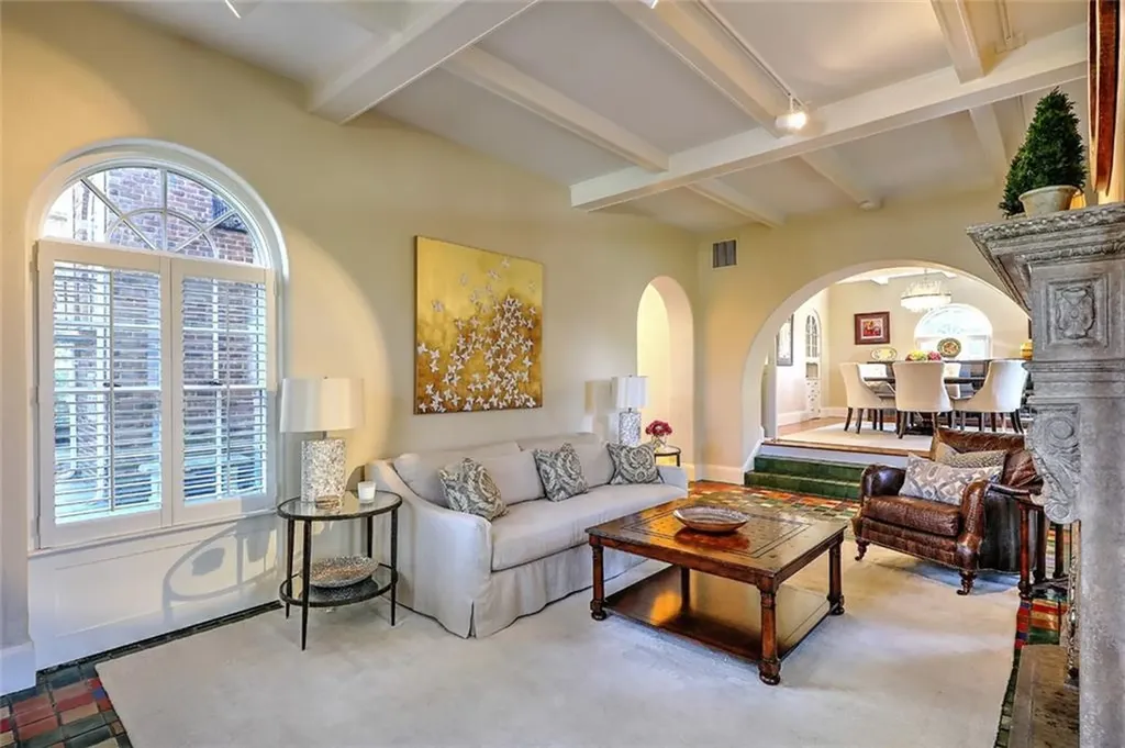612 Elmgrove Avenue Providence RI 02906