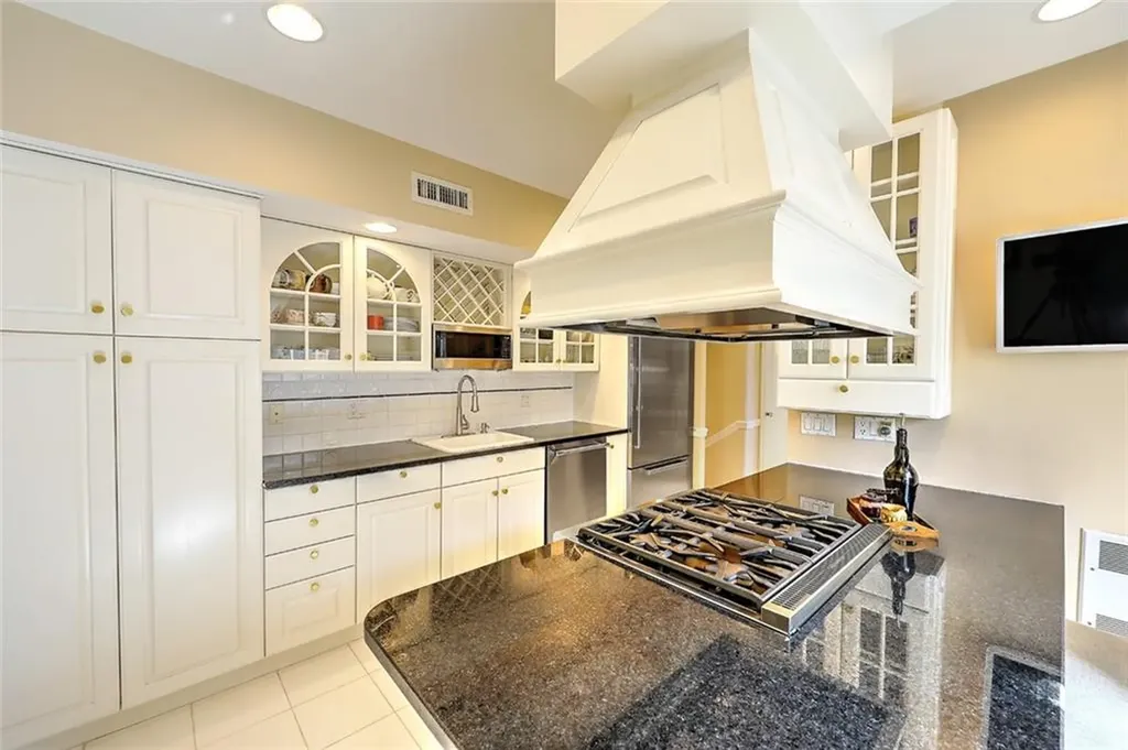 612 Elmgrove Avenue Providence RI 02906