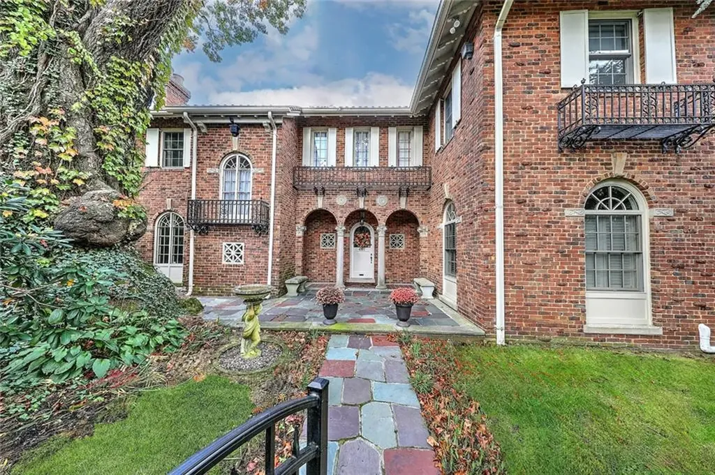 612 Elmgrove Avenue Providence RI 02906