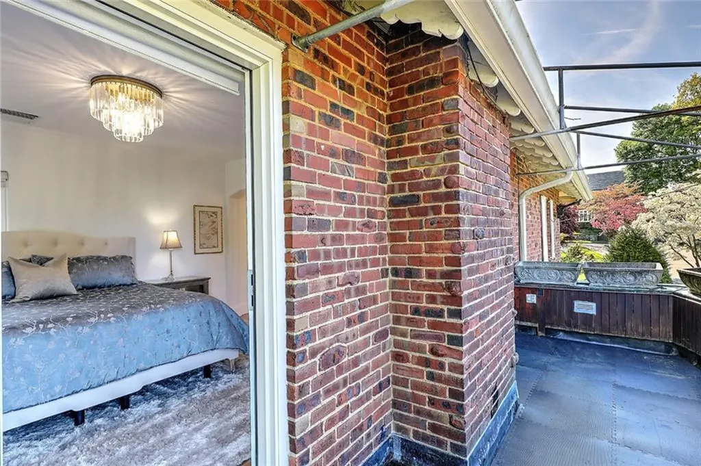 612 Elmgrove Avenue Providence RI 02906