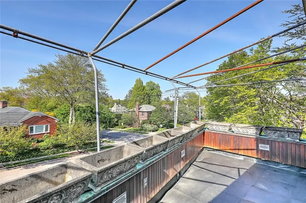 612 Elmgrove Avenue Providence RI 02906