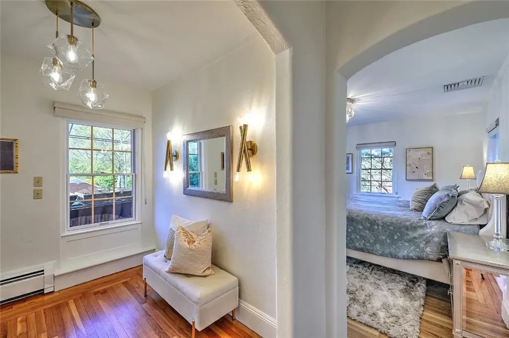 612 Elmgrove Avenue Providence RI 02906