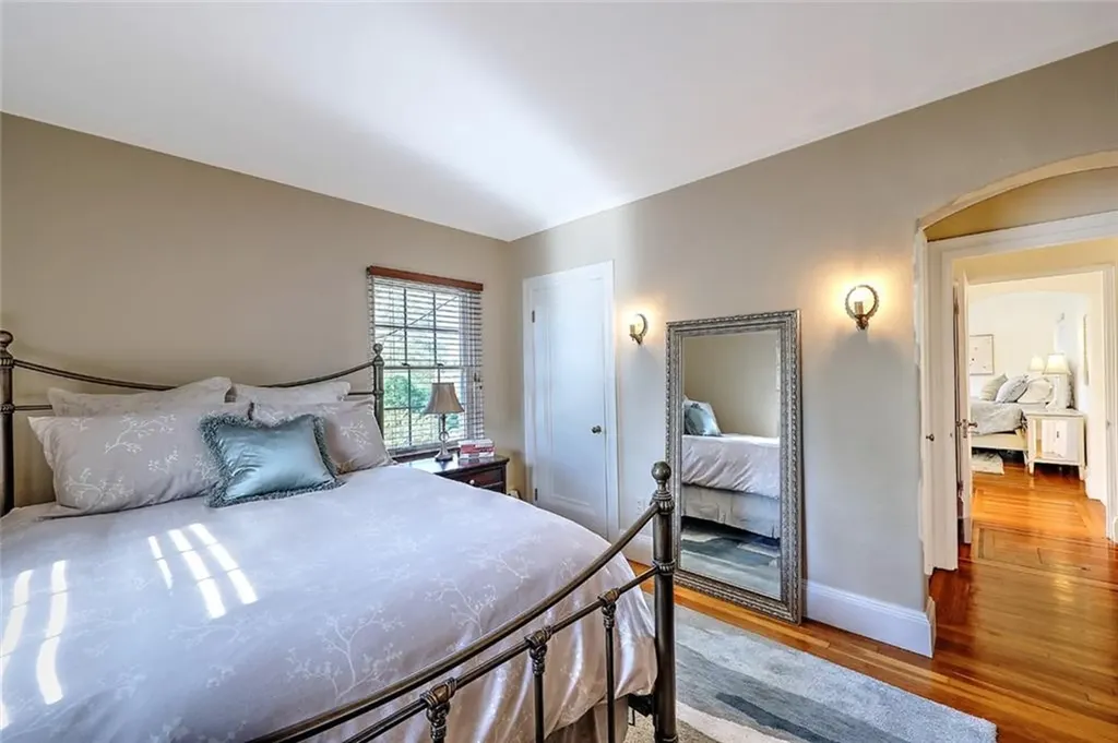 612 Elmgrove Avenue Providence RI 02906