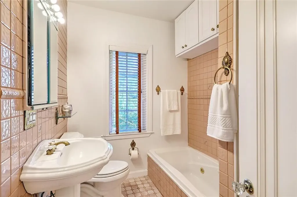 612 Elmgrove Avenue Providence RI 02906
