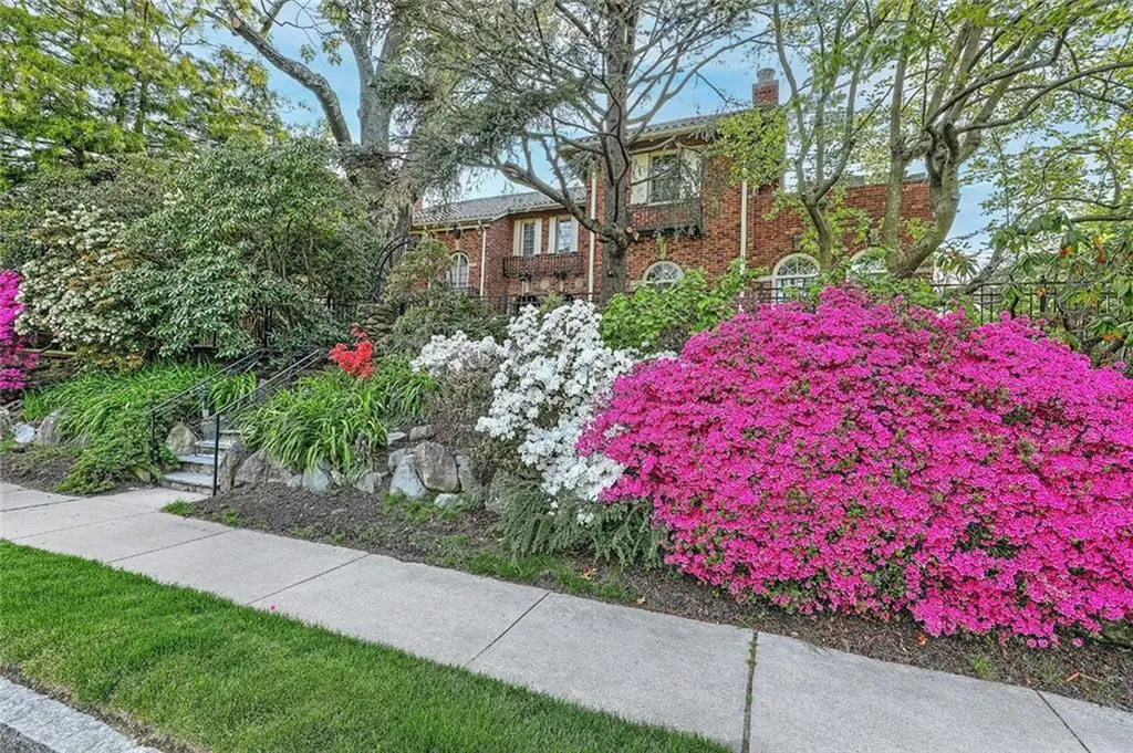 612 Elmgrove Avenue Providence RI 02906