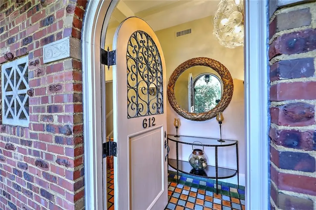 612 Elmgrove Avenue Providence RI 02906