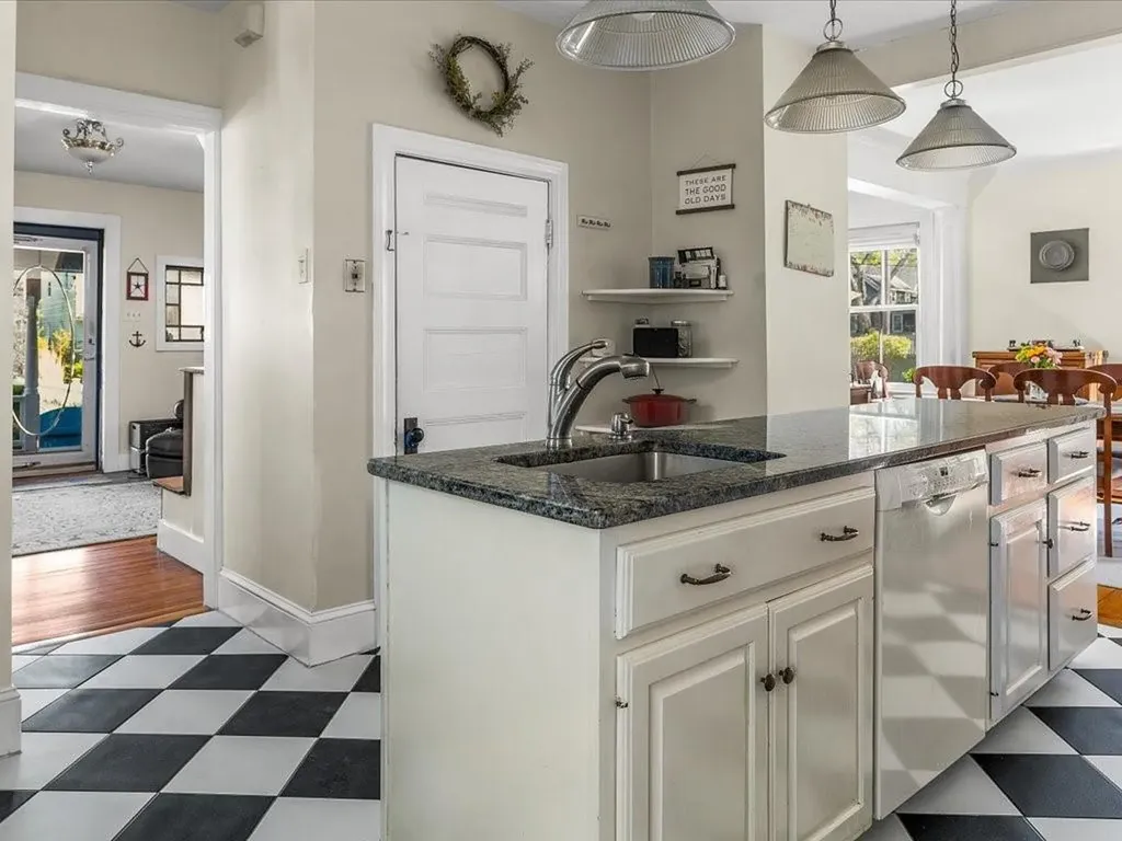 24 Clinton Avenue Jamestown RI 02835