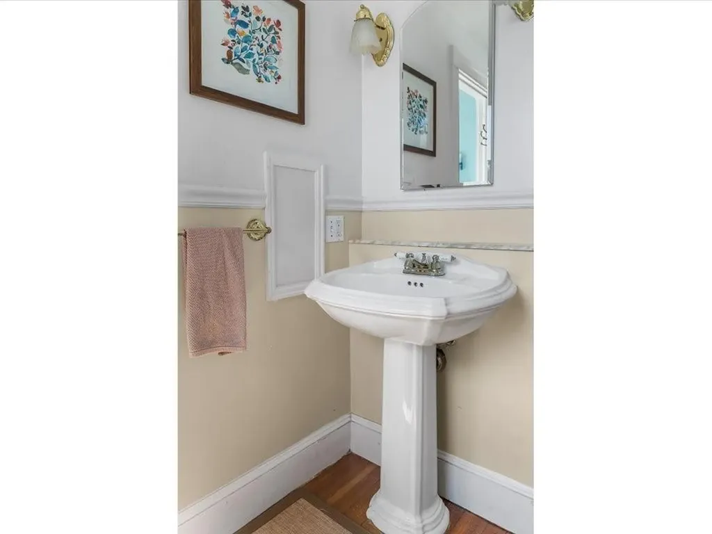 24 Clinton Avenue Jamestown RI 02835