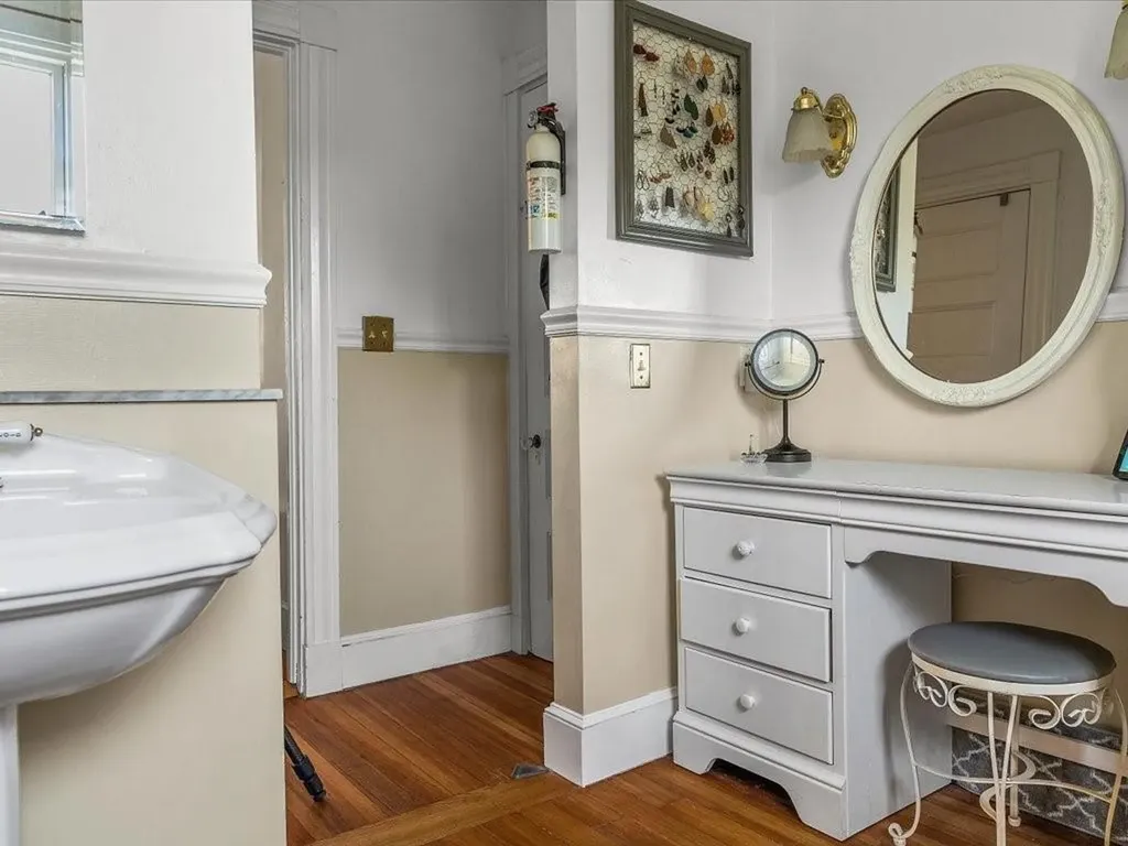 24 Clinton Avenue Jamestown RI 02835