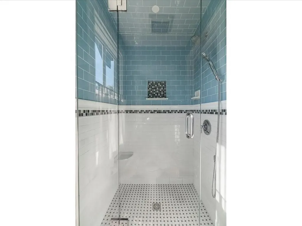 24 Clinton Avenue Jamestown RI 02835