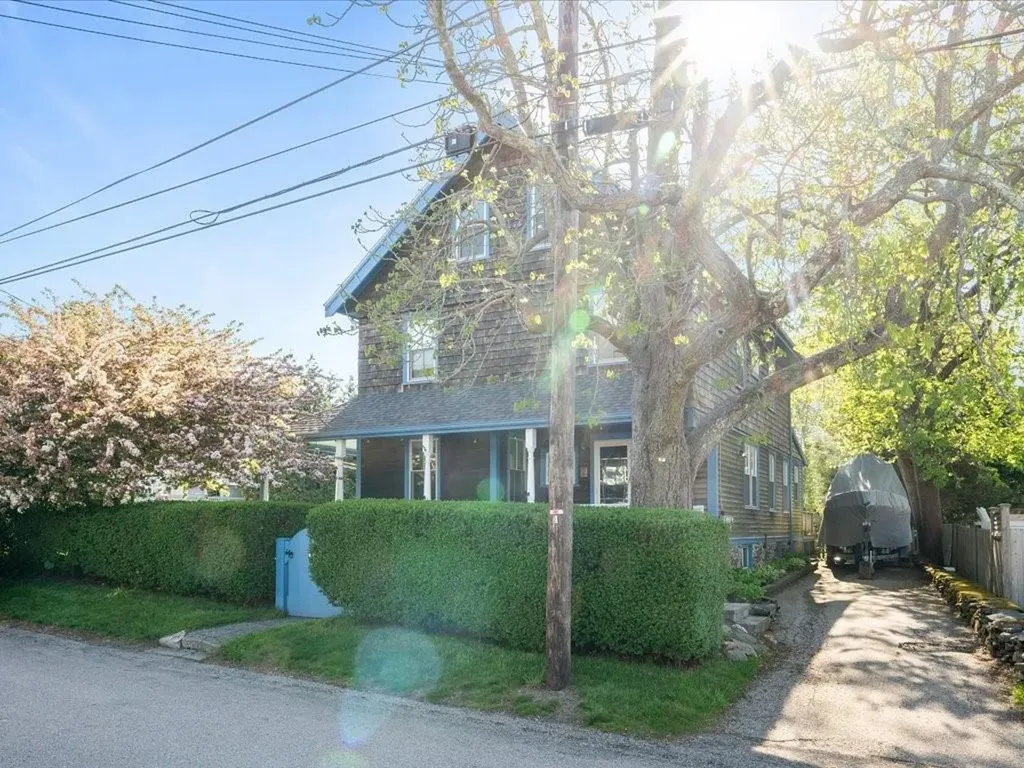 24 Clinton Avenue Jamestown RI 02835