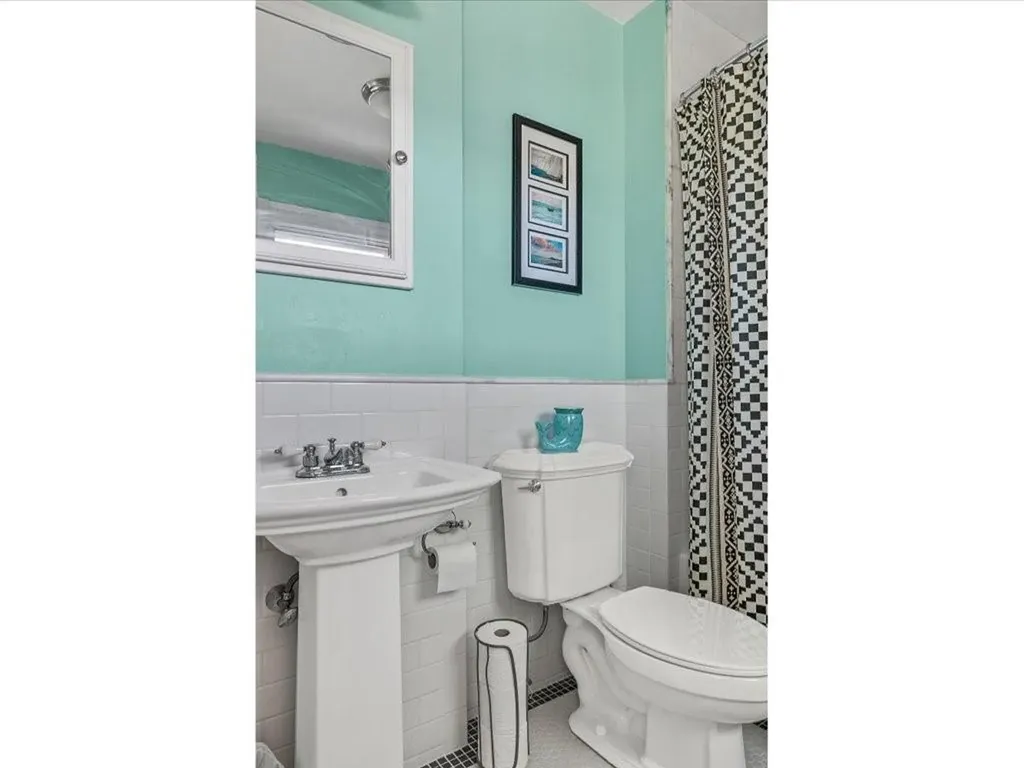 24 Clinton Avenue Jamestown RI 02835