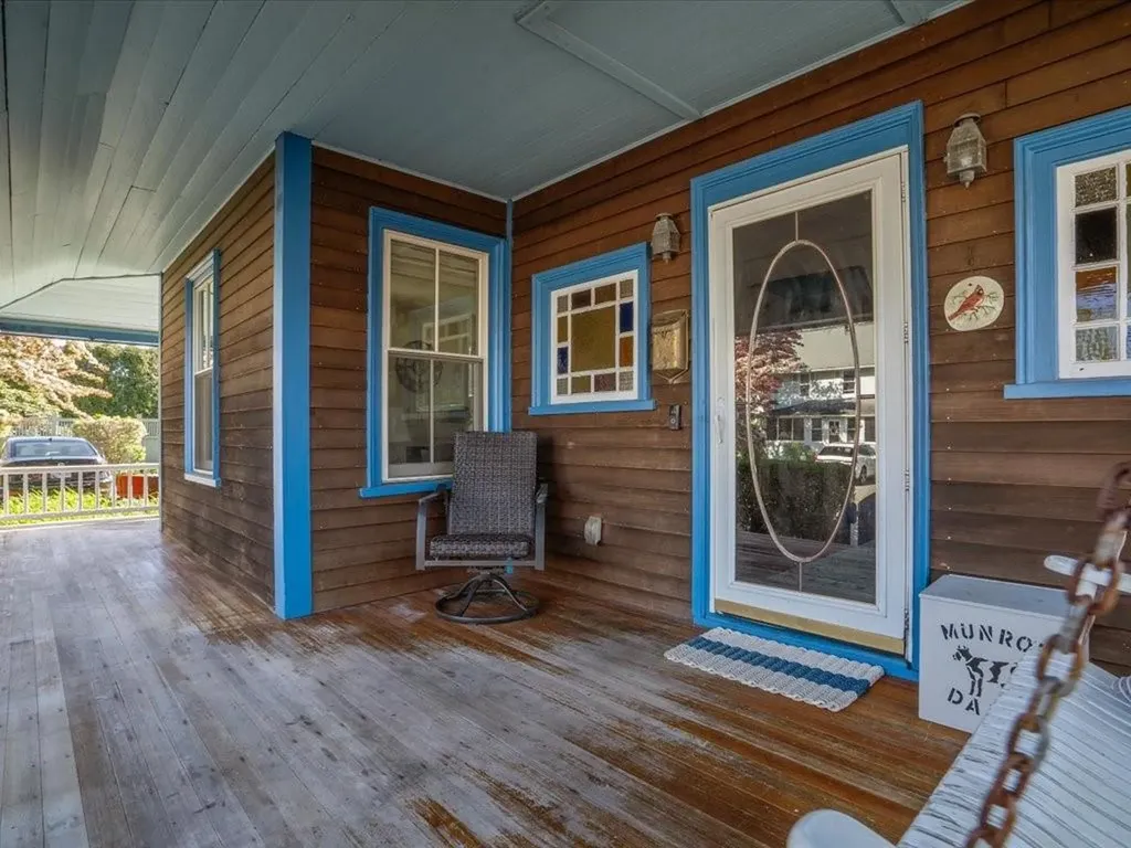 24 Clinton Avenue Jamestown RI 02835