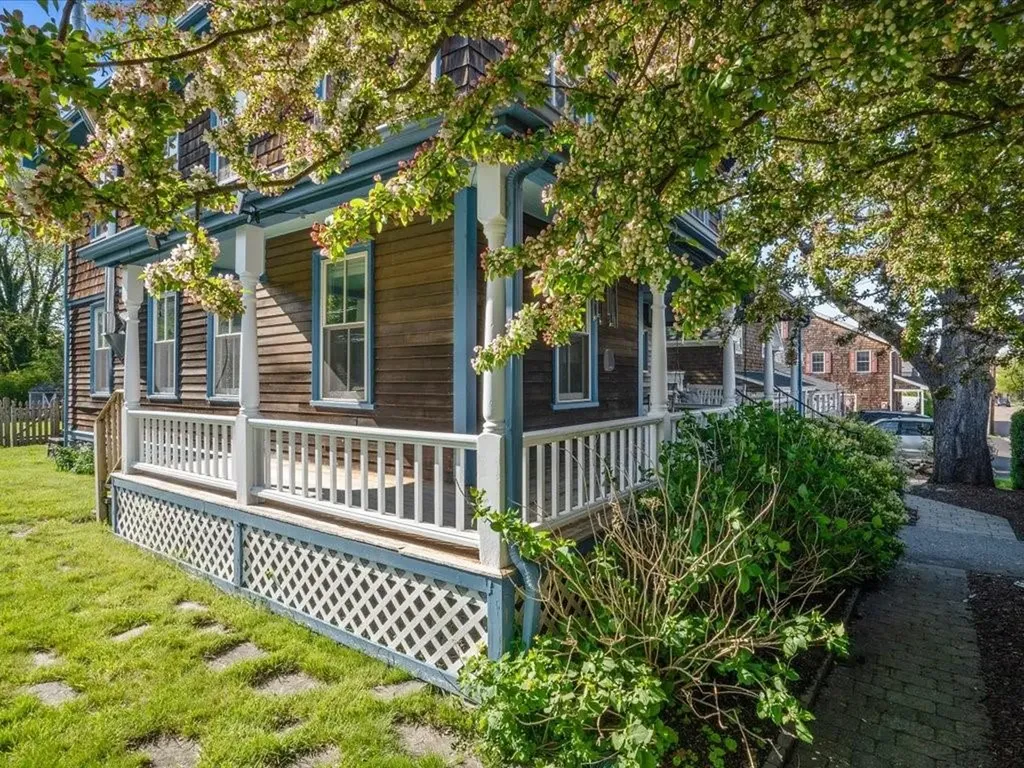 24 Clinton Avenue Jamestown RI 02835
