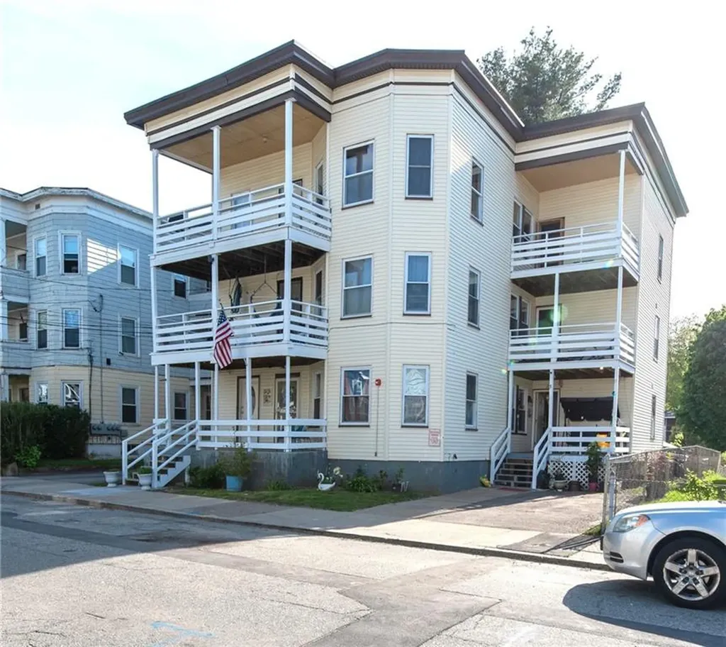 198 4th Avenue Woonsocket RI 02895