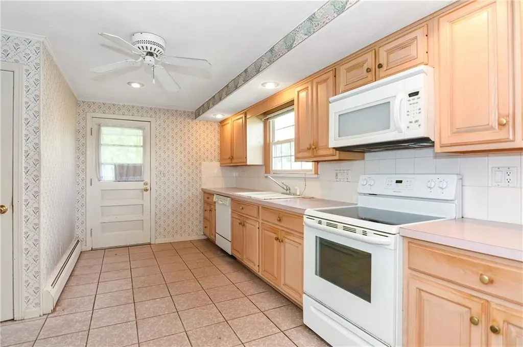 28 Cedar Street Johnston RI 02919