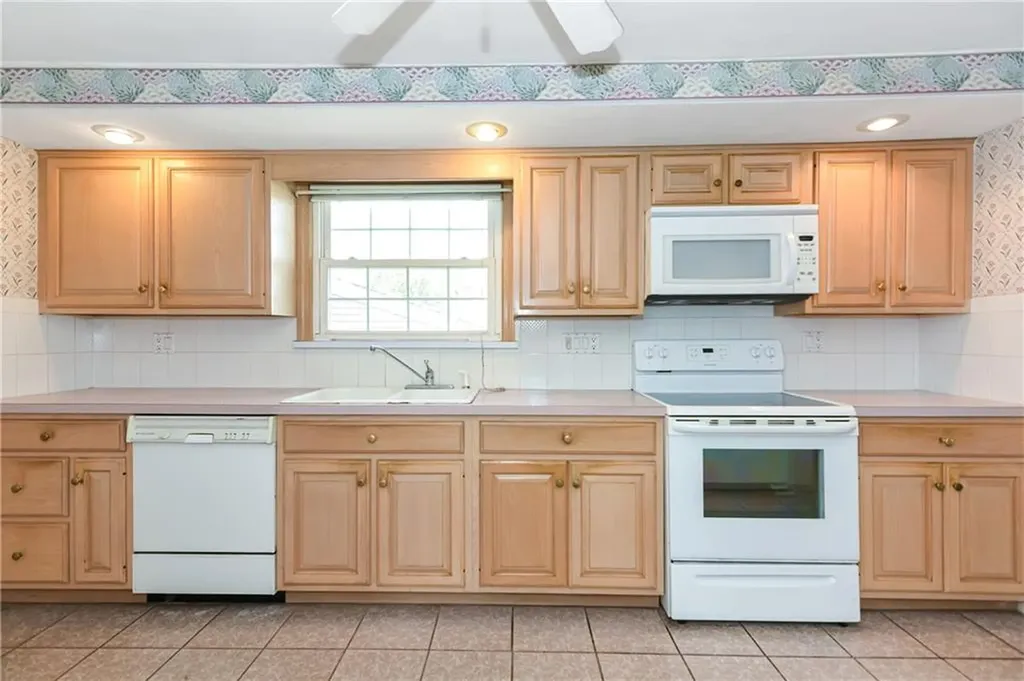 28 Cedar Street Johnston RI 02919