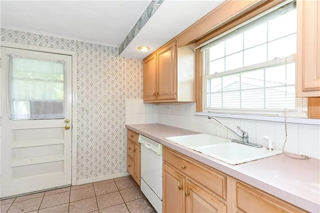 28 Cedar Street Johnston RI 02919