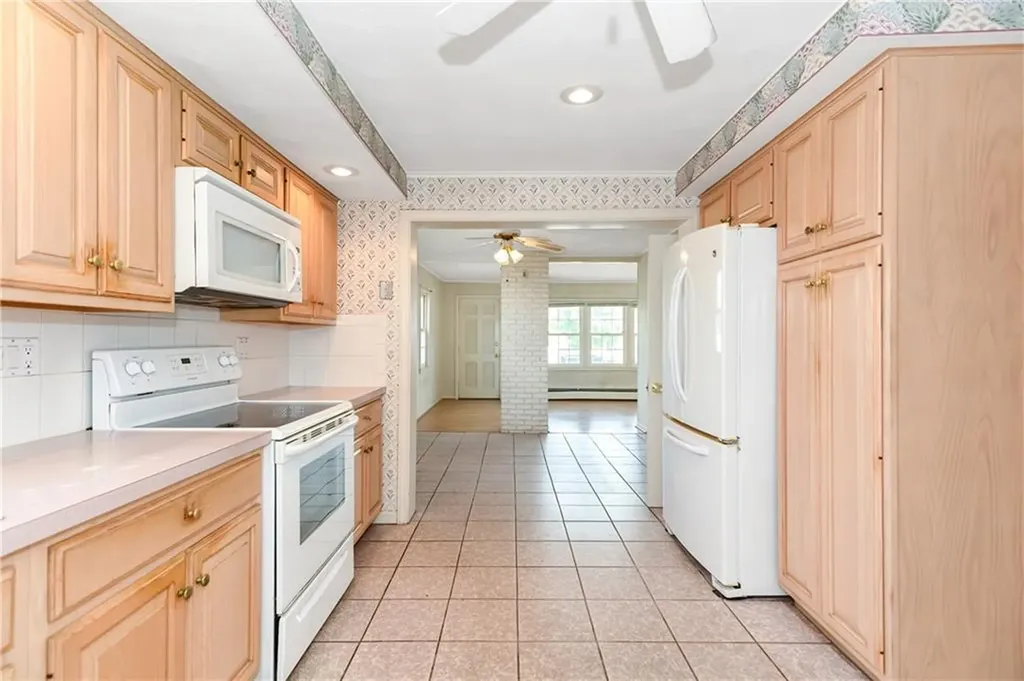 28 Cedar Street Johnston RI 02919