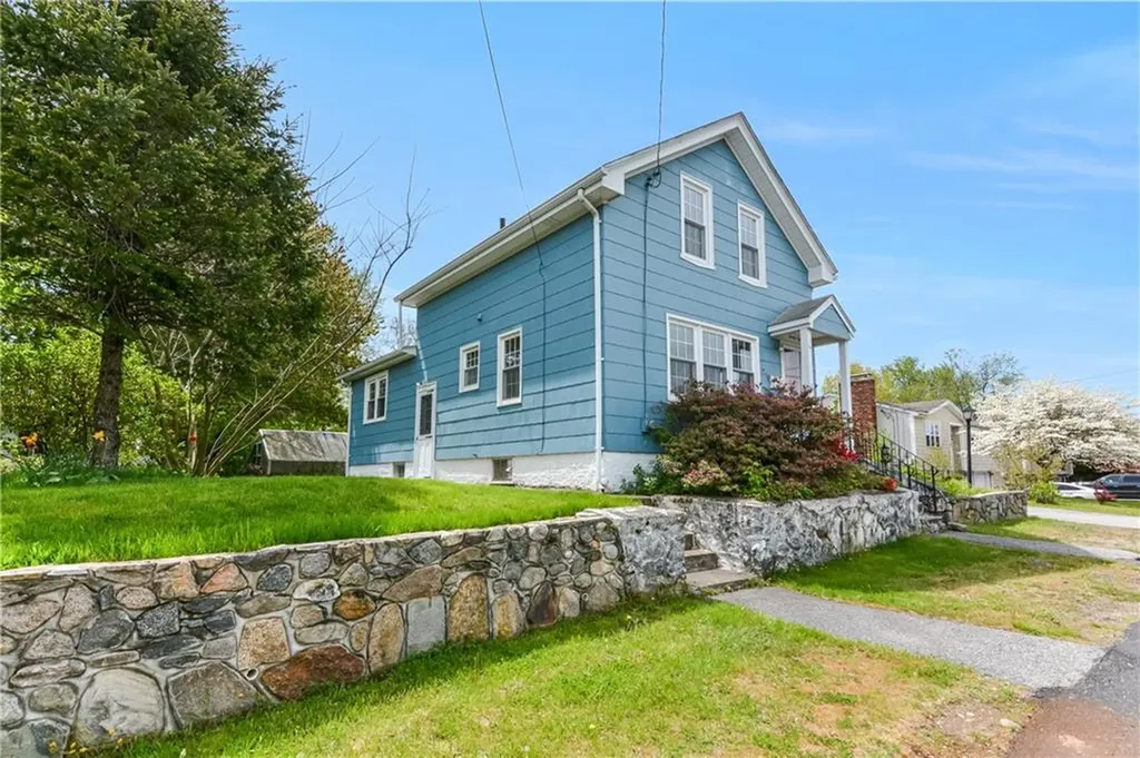 28 Cedar Street Johnston RI 02919