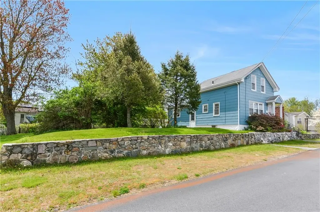 28 Cedar Street Johnston RI 02919