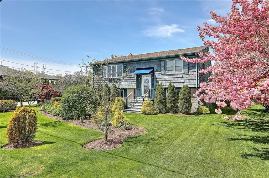 1160 Aquidneck Avenue Middletown RI 02842