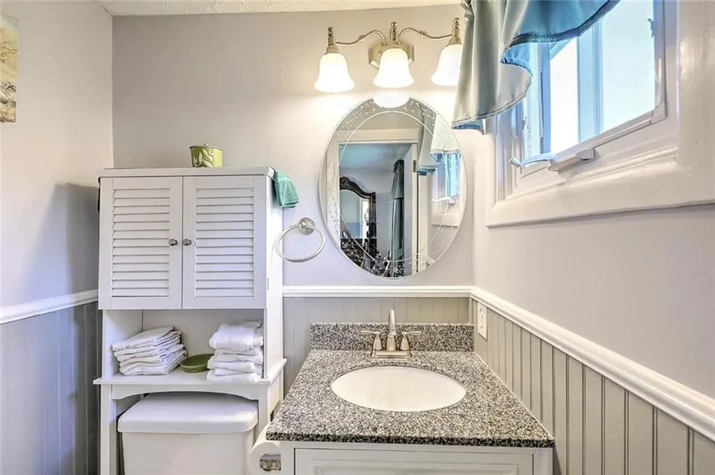 1160 Aquidneck Avenue Middletown RI 02842