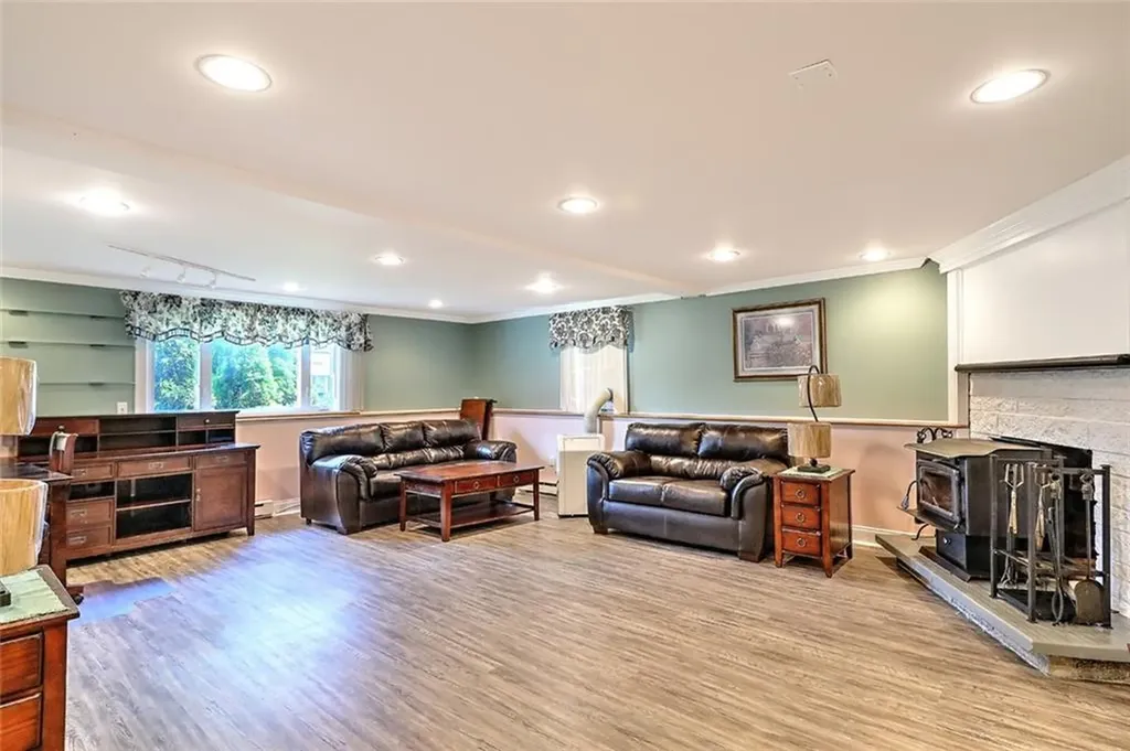 1160 Aquidneck Avenue Middletown RI 02842