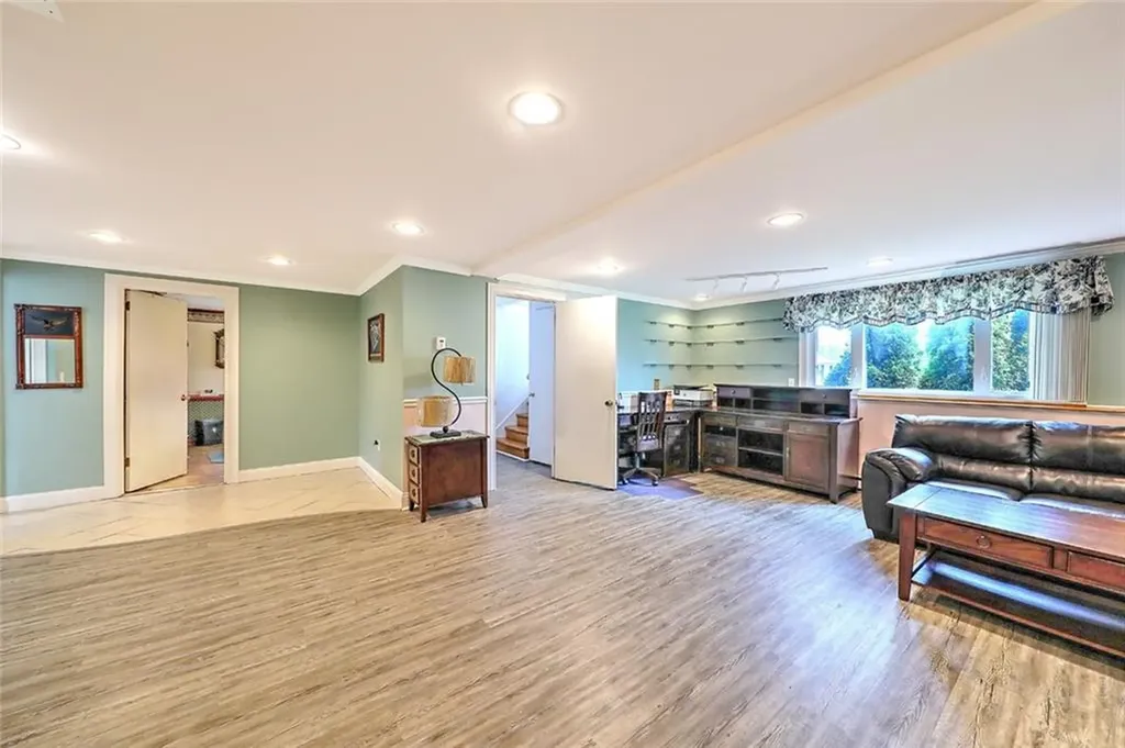 1160 Aquidneck Avenue Middletown RI 02842