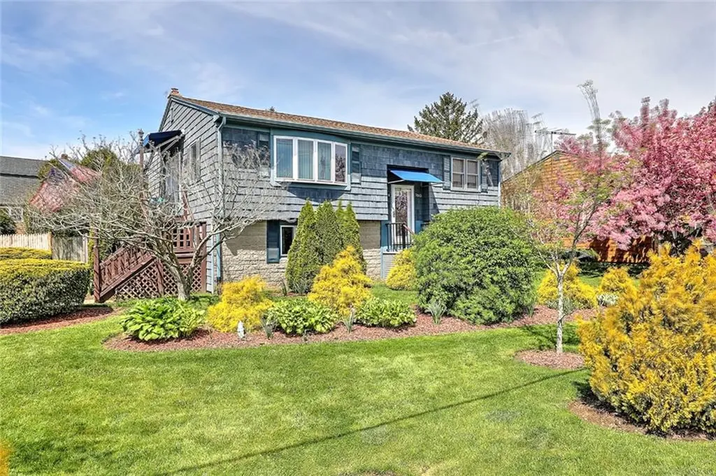 1160 Aquidneck Avenue Middletown RI 02842