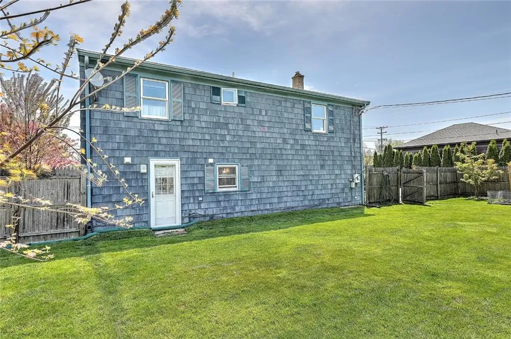 1160 Aquidneck Avenue Middletown RI 02842